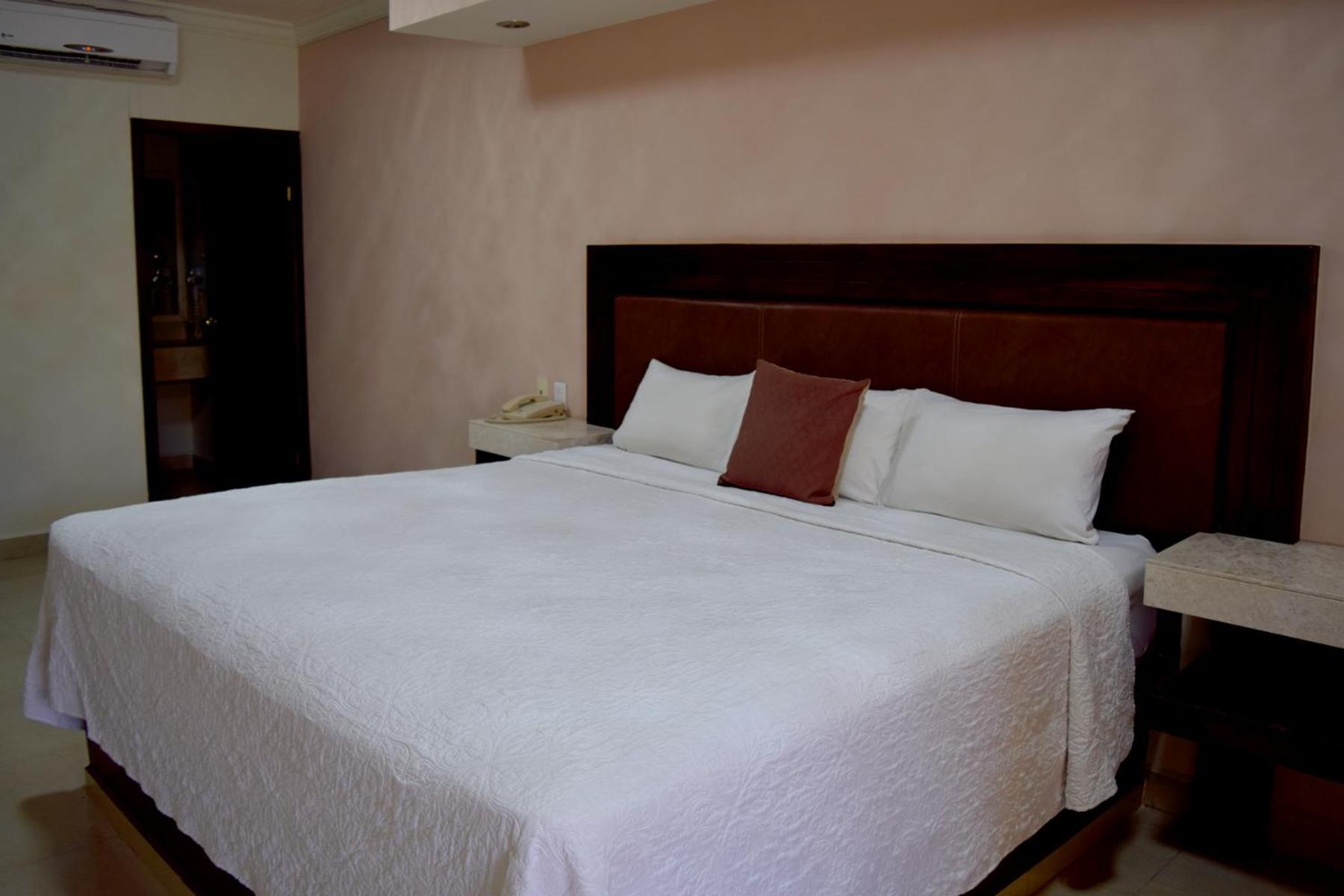 San Ignacio Hotel